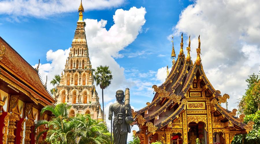 A股午评 | 创业板指半日涨0.91% 沪指挑战前高 银行、券商等金融板块表现强劲