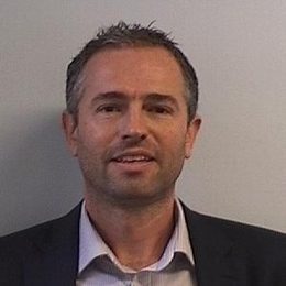 中芯国际(00981)发布第二季度业绩，股东应占利润1.32亿美元 三季度收入指引为环比增长5%到7%